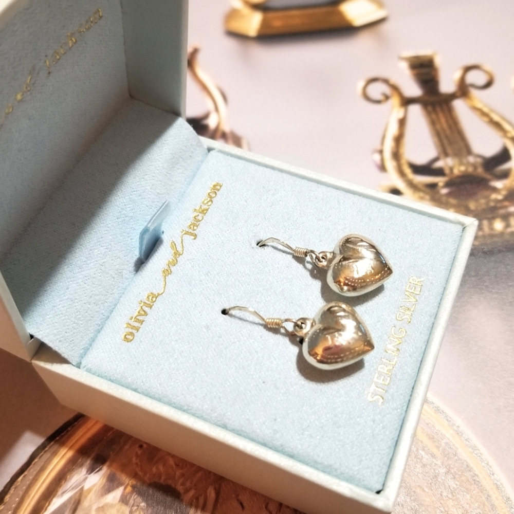 NEW IN BOX Olivia and Jackson Sterling Silver Etched Heart Earrings - Picture 3 of 7